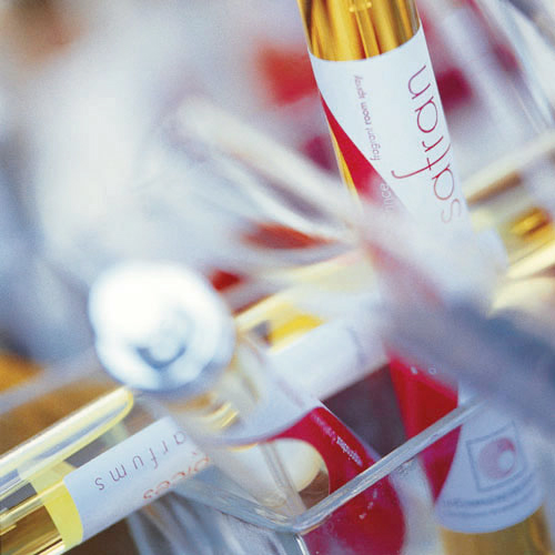 Etiquette d'un flacon pulvérisateur de la Compagnie des comptoirs - Photo Olivier Maynard